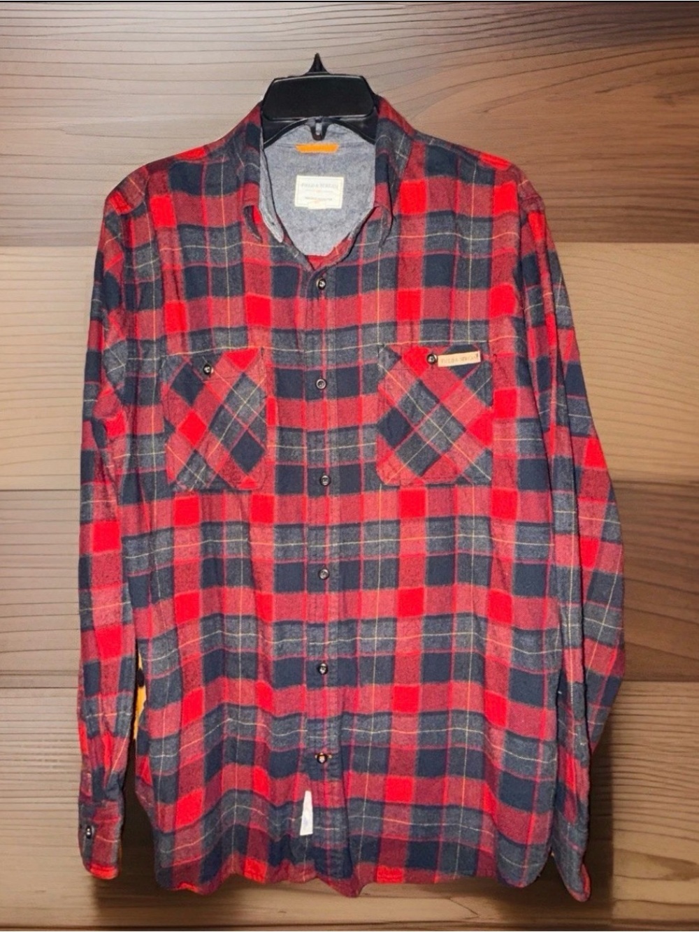 Field & Stream Men’s Red and Black Plaid Button-Down Shirt-XL-EC